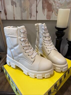 Circus by Sam Edelman Women's Cream Chunky Lace-Up Combat Boots